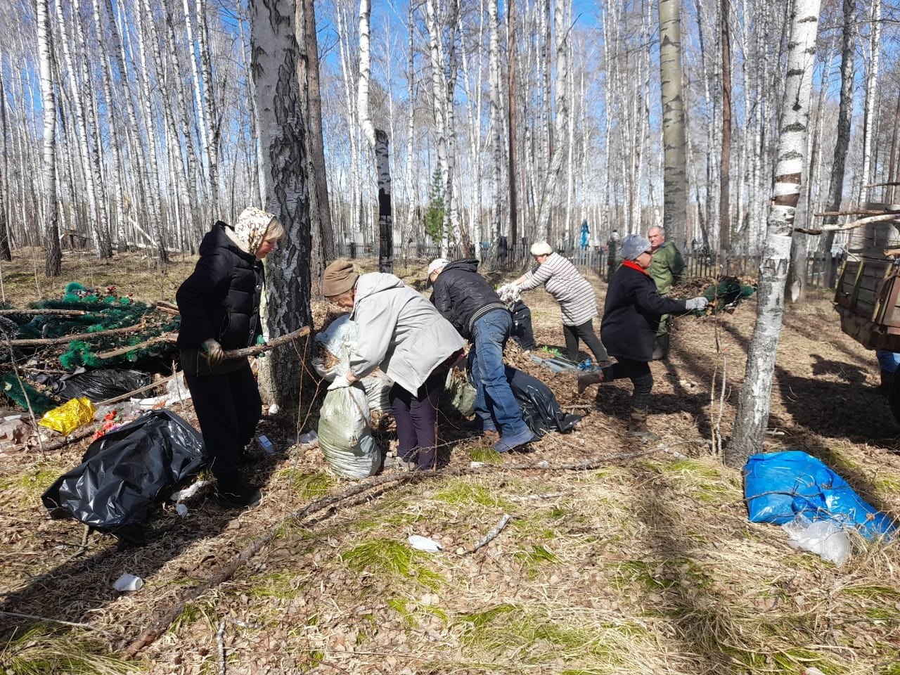 Субботник на кладбище в д.Орловка.